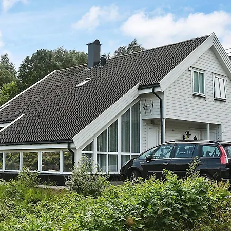 4 Star Holiday Home In Auklandshamn Casa vacanze Vestvik